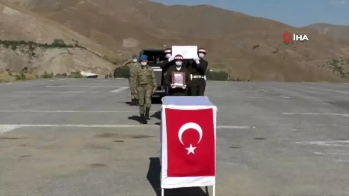 Son dakika haberi! Şehit Yıldırım için Hakkari\'de tören düzenlendi