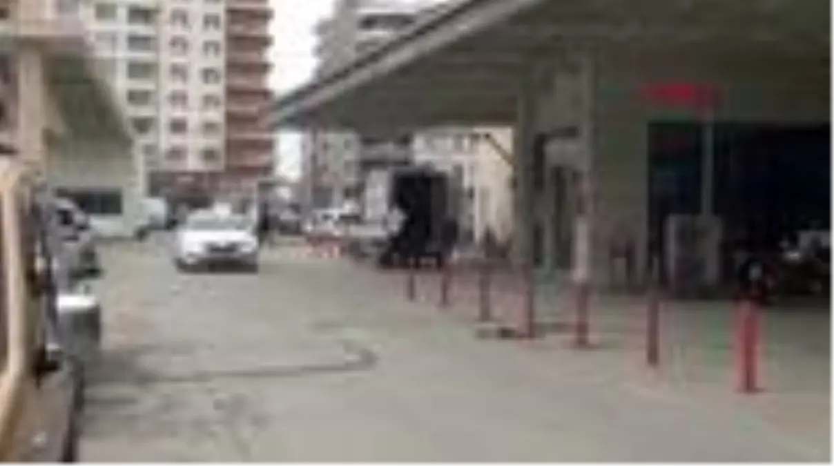 Siirt\'te, 5\'nci kattan düşen otizmli Reşit, ağır yaralandı