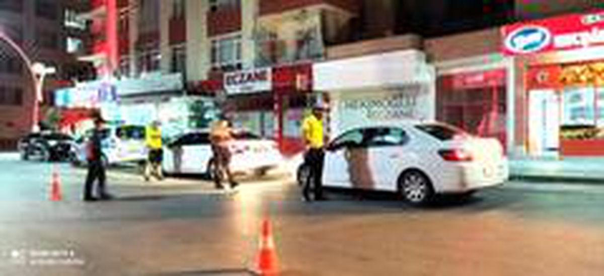 Son dakika haberleri... Sungurlu\'da maske, sosyal mesafe ve kontrollü yaşam denetimi