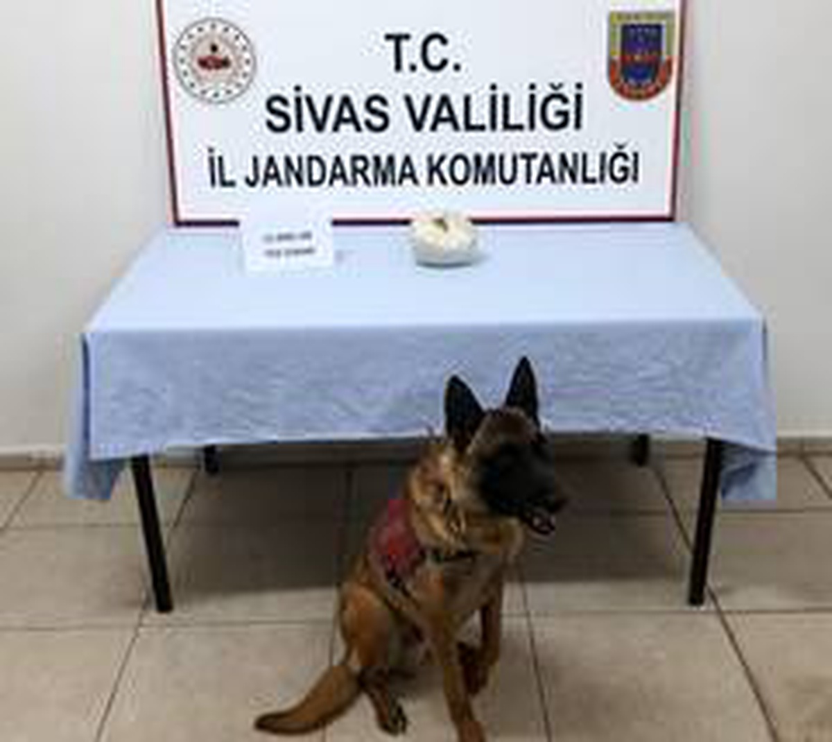 Son dakika haberleri... Toplamda 1 kilo 665 gram toz esrar ele geçirildi