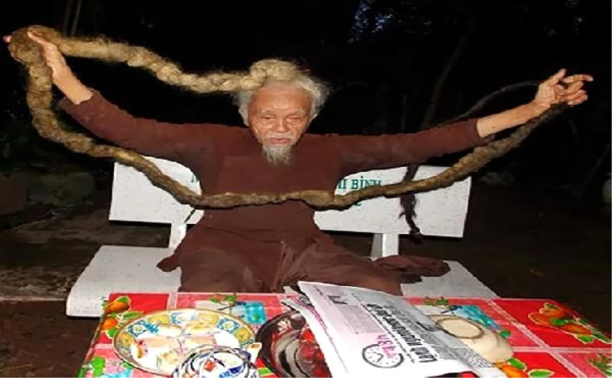 92 yaşındaki Vietnamlı 5 metrelik saçını 80 yıldır yıkamıyor