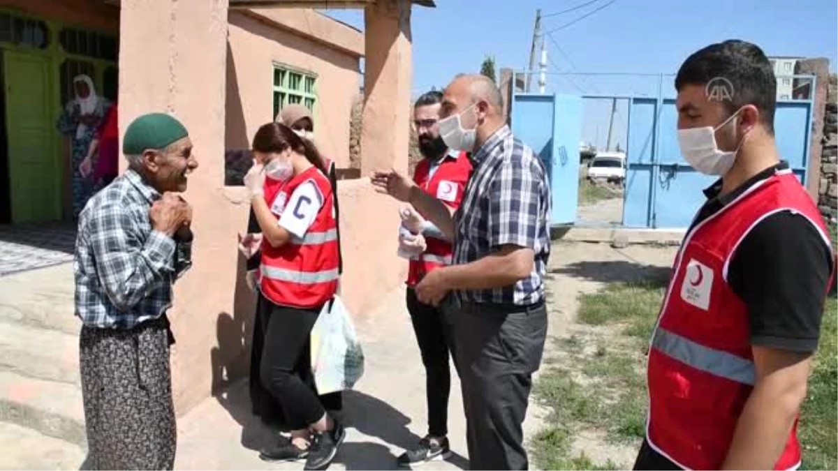 "Asırlık çınarlar" Türk Kızılay\'ın yardım eliyle hayata tutunuyor