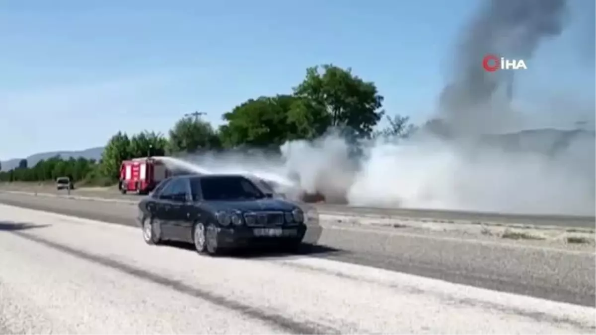 Kastamonu\'da seyir halindeki otomobil alev alev yandı