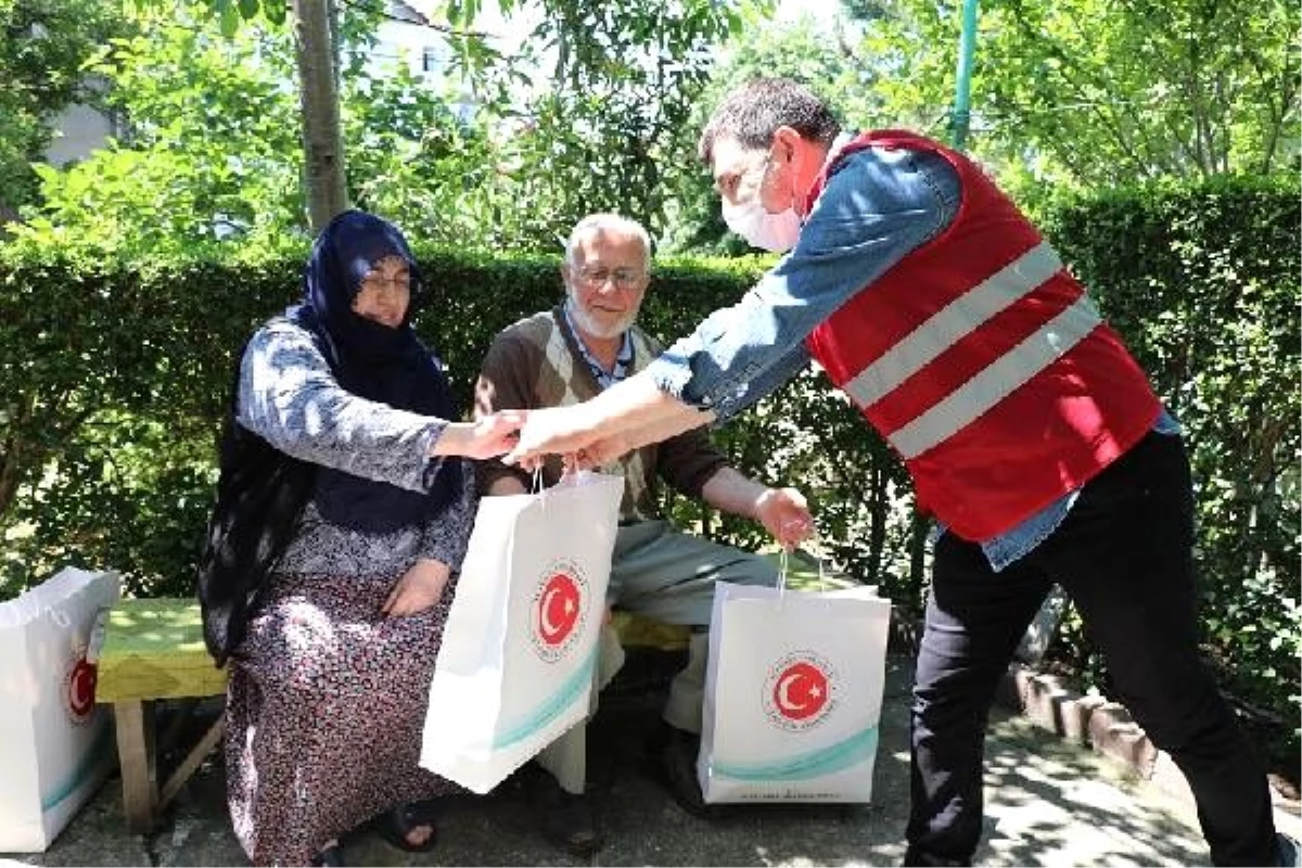 Sultanbeyli\'de pandemide 61 bin 375 vatandaşa sosyal yardım dağıtıldı