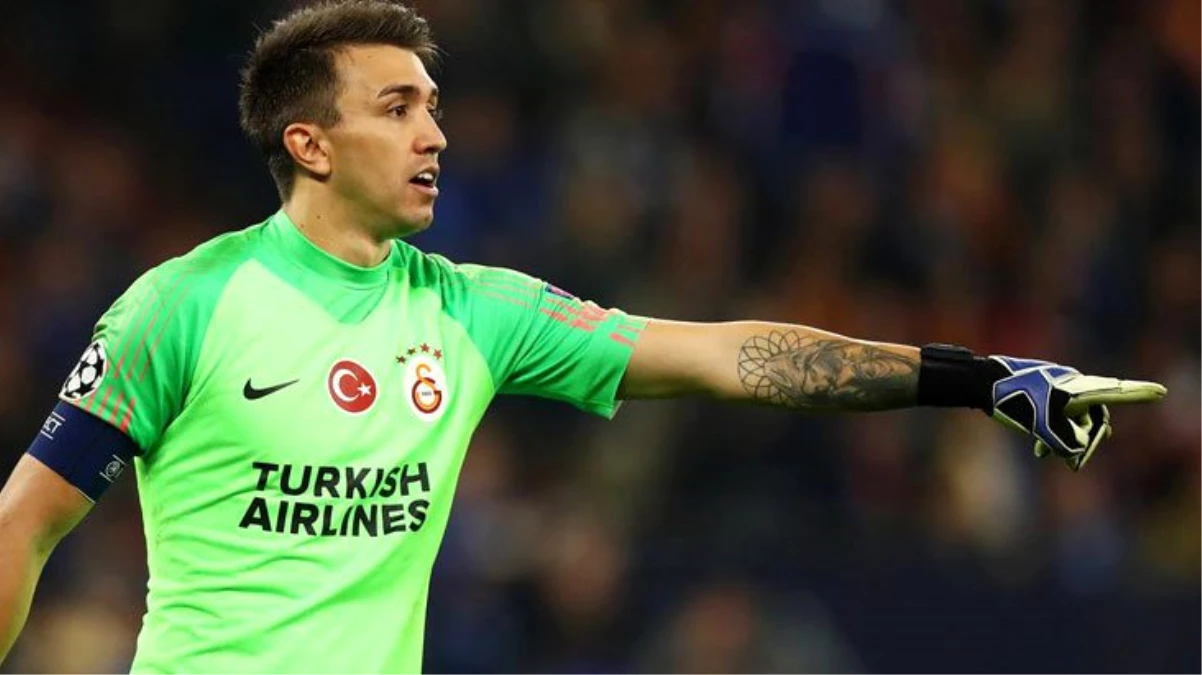 Fernando Muslera\'dan emeklilik açıklaması: Futbolu Galatasaray\'da bırakmak istiyorum