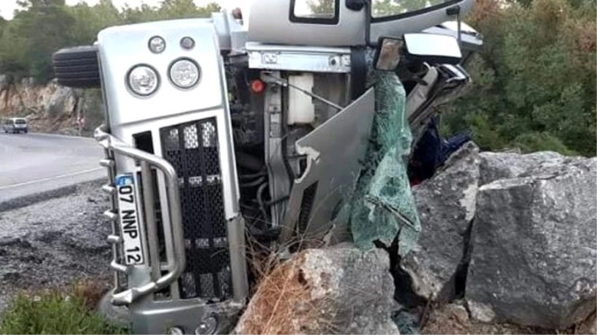 Freni patlayan kamyondan yola atlayarak kurtulmaya çalışan kişi, hayatını kaybetti