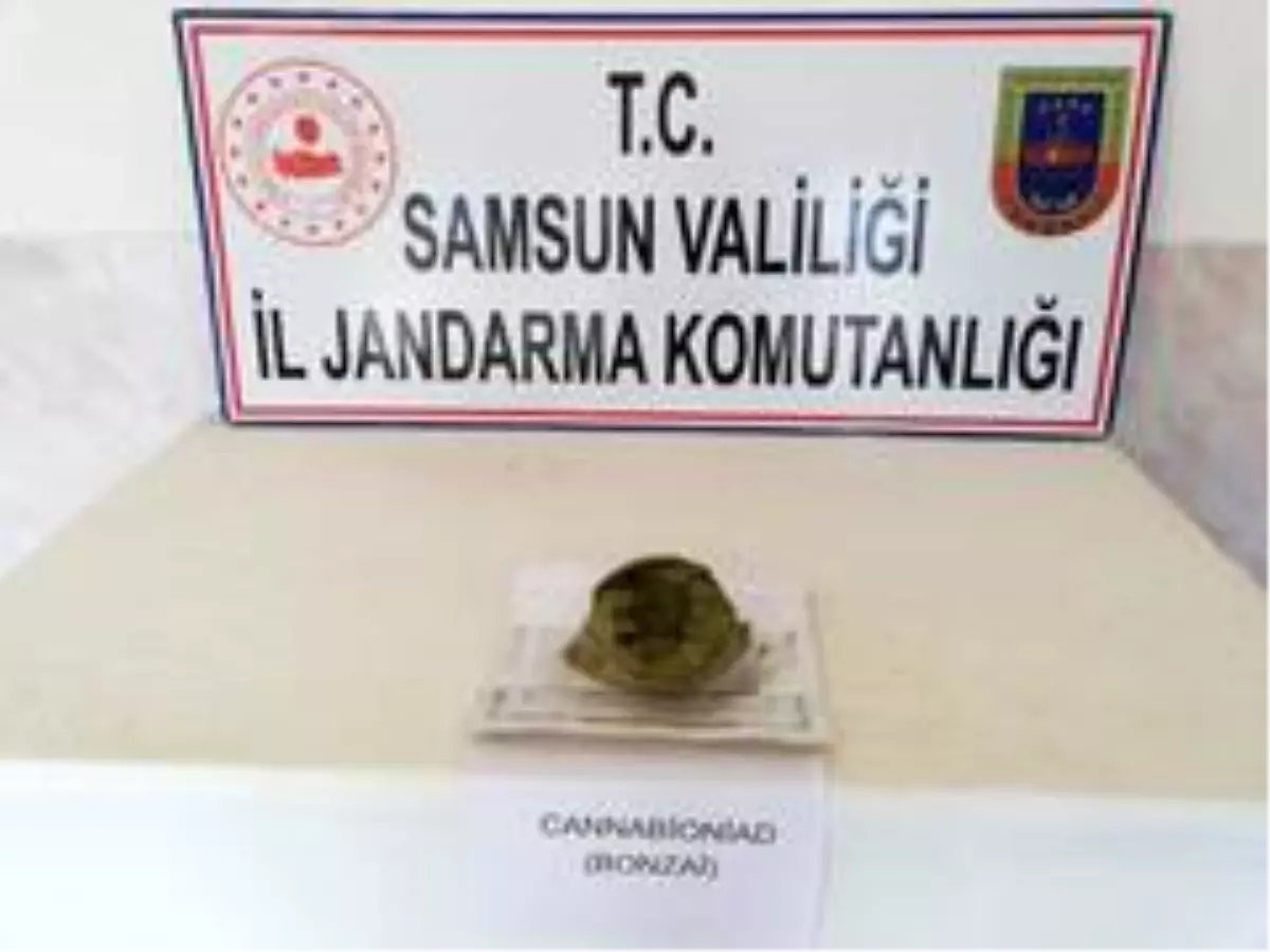 Jandarma uyuşturucu tacirlerine geçit vermiyor