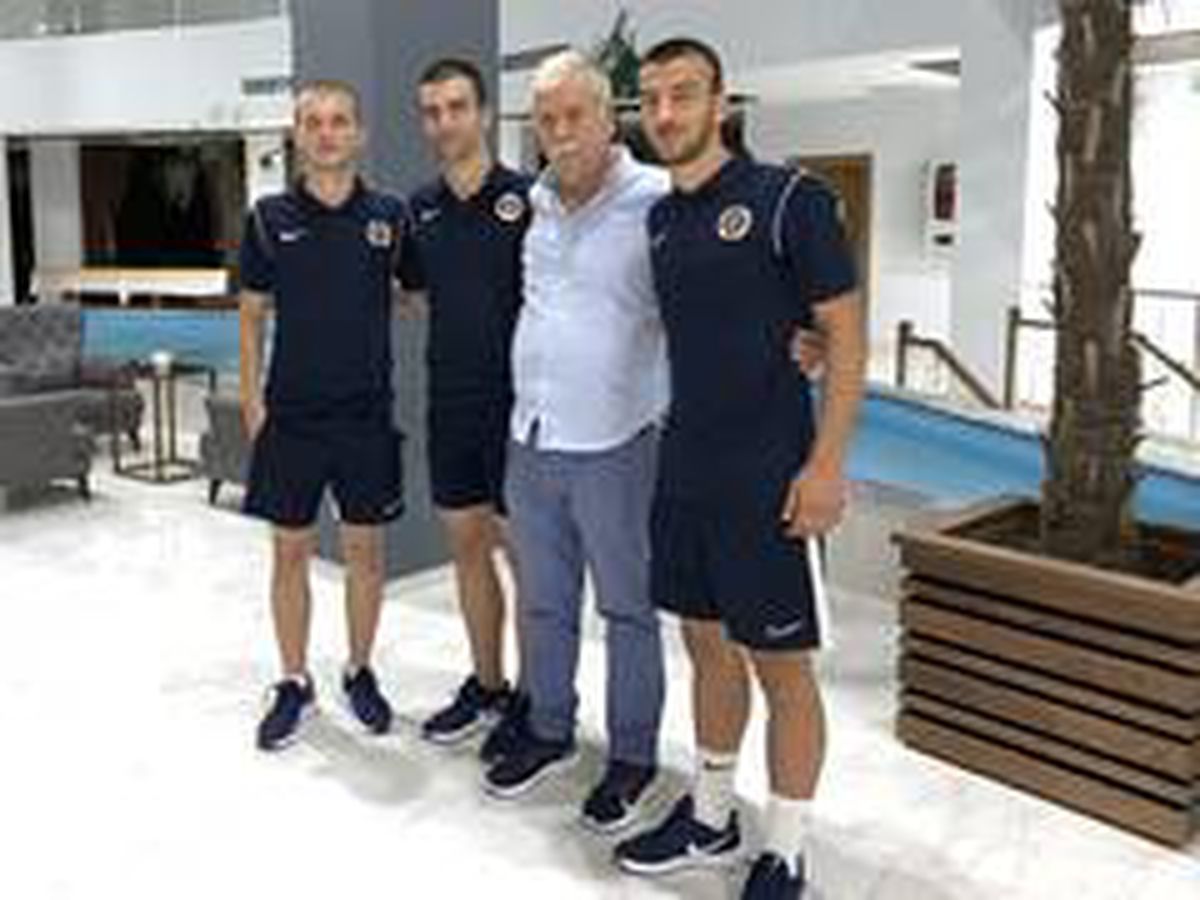 Menemenspor\'da 3 altyapı oyuncusu profesyonel oldu