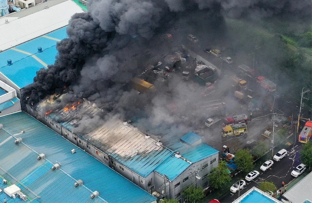 Güney Kore\'de fabrika yangını