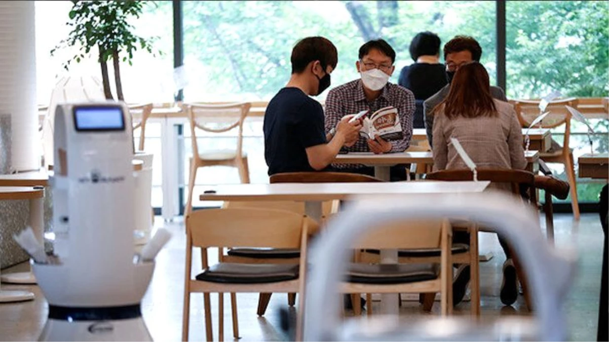 Güney Kore\'den kafede 2 saat oturan müşteri 56 kişiye koronavirüs bulaştırdı