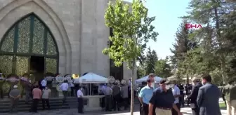 KAYSERİ Koronavirüsten ölen KTO eski Başkanı Mehmetbeyoğlu toprağa verildi