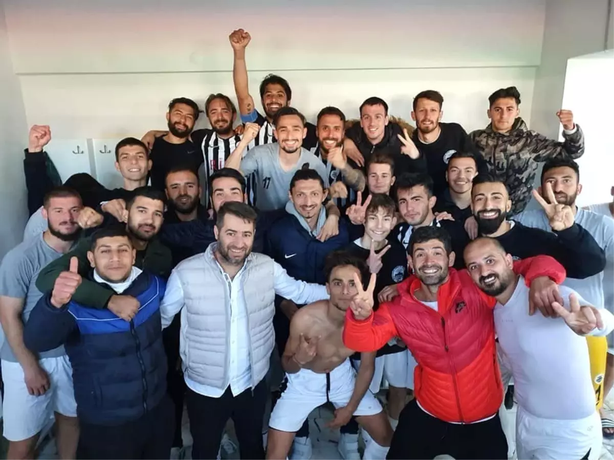 Son Dakika: Kuşadası Gençlikspor\'da BAL ligi sevinci