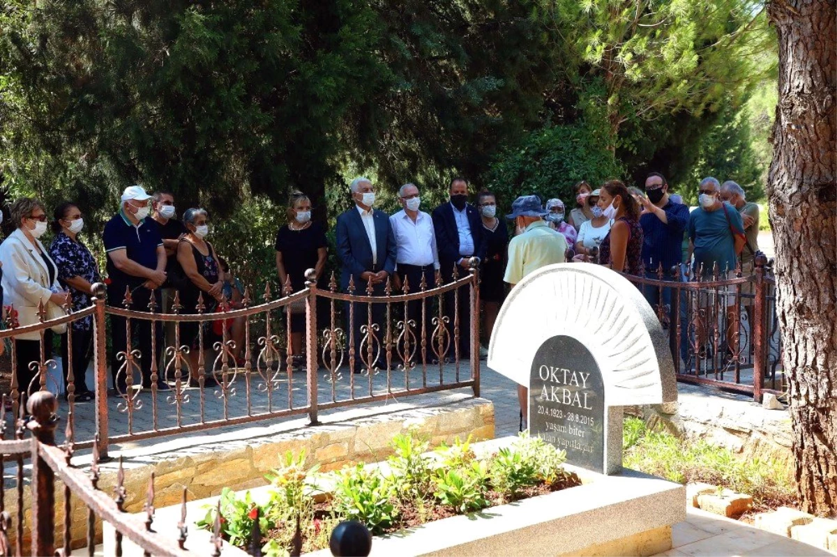 Oktay Akbal mezarı başında anıldı
