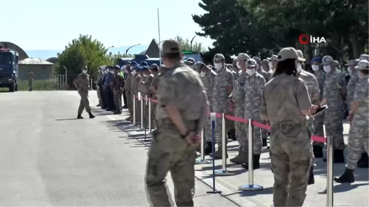 Son Dakika: Şehit Uzman Çavuş Çetin Ak\'ın naaşı düzenlenen törenle memleketi Ordu\'ya uğurlandı