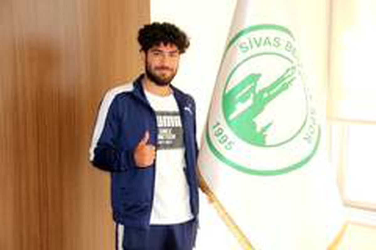 Sivassporlu Furkan Sağman, Sivas Belediyespor\'a transfer oldu