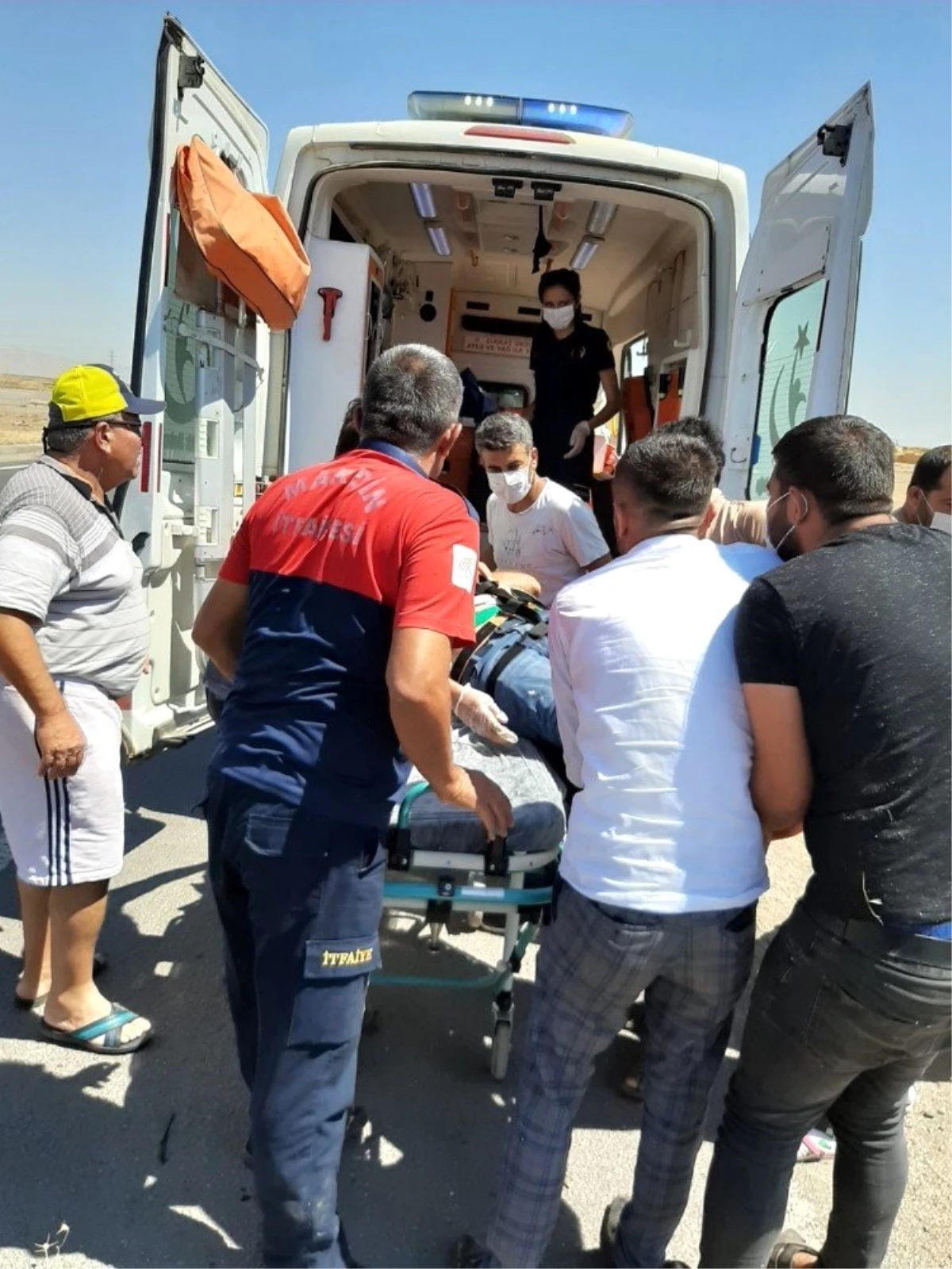 Mardin\'de tır şarampole uçtu: 1 yaralı