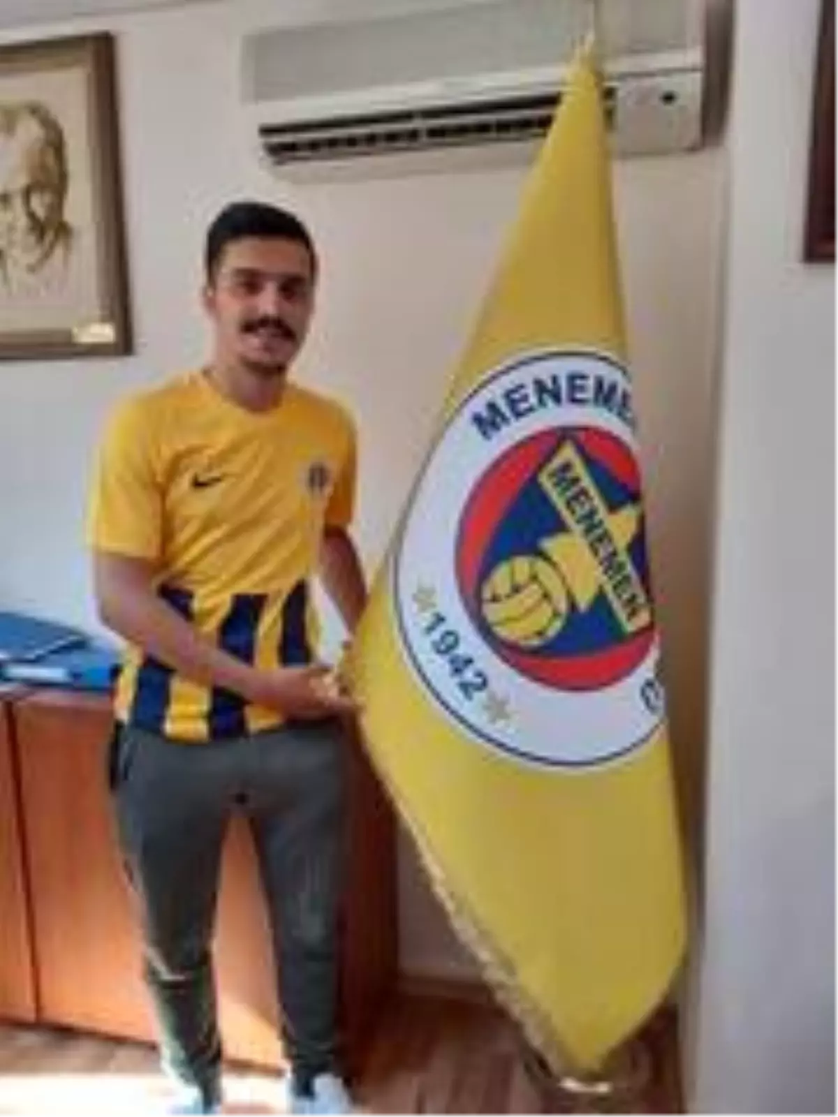 Menemenspor, Ömer Faruk Canbirdi\'yi kadrosuna kattı