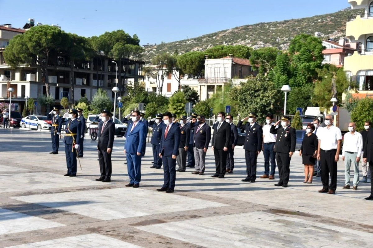 30 Ağustos Zafer Bayramı\'nın 98\'inci yıldönümü dolayısıyla Milas\'ta resmi tören düzenlendi.