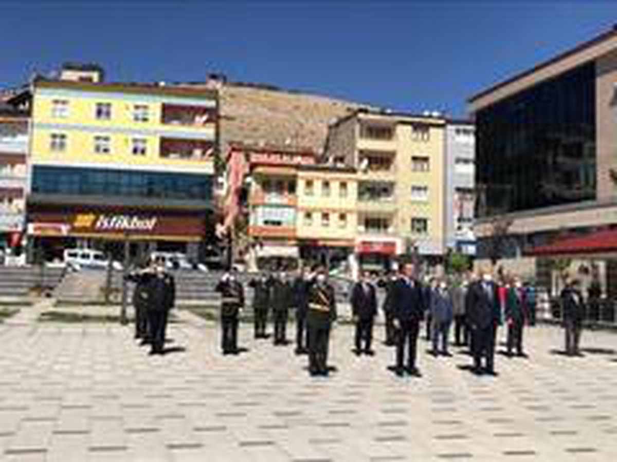 30 Ağustos zaferi çelenk sunma töreniyle kutlandı