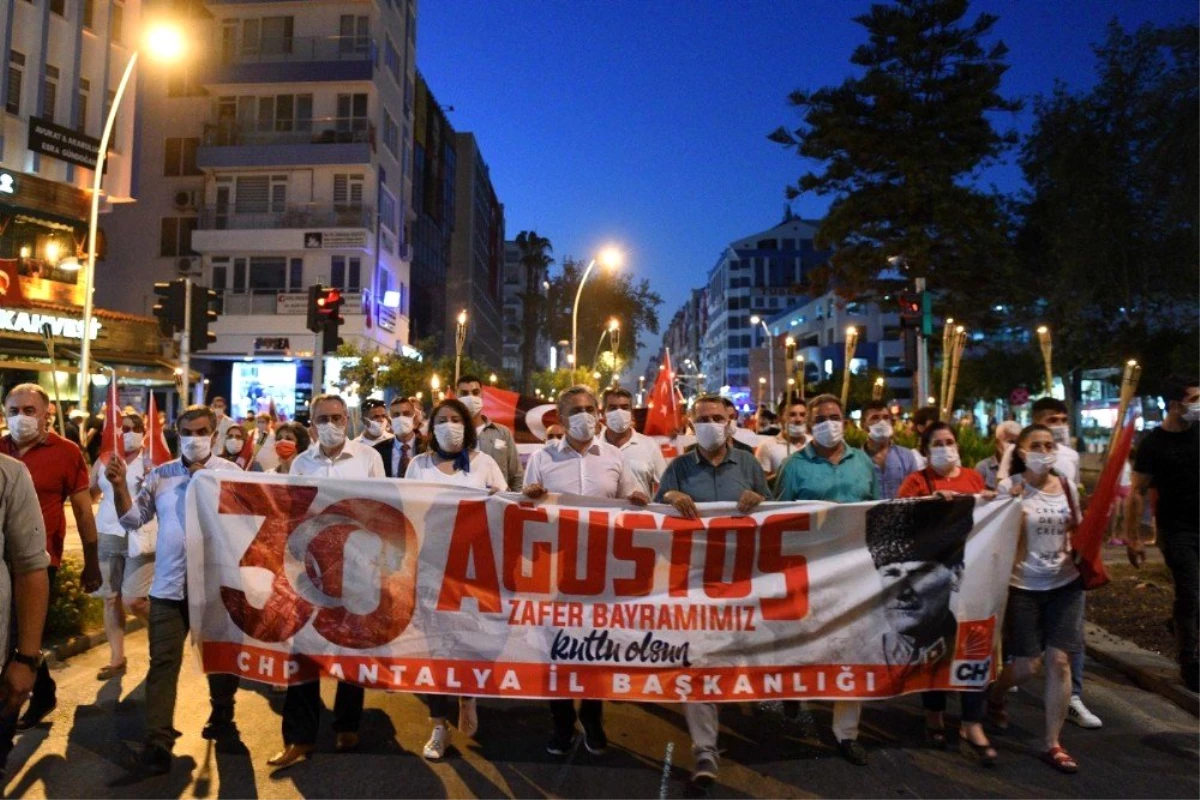 Antalya\'da 30 Ağustos zafer yürüyüşü