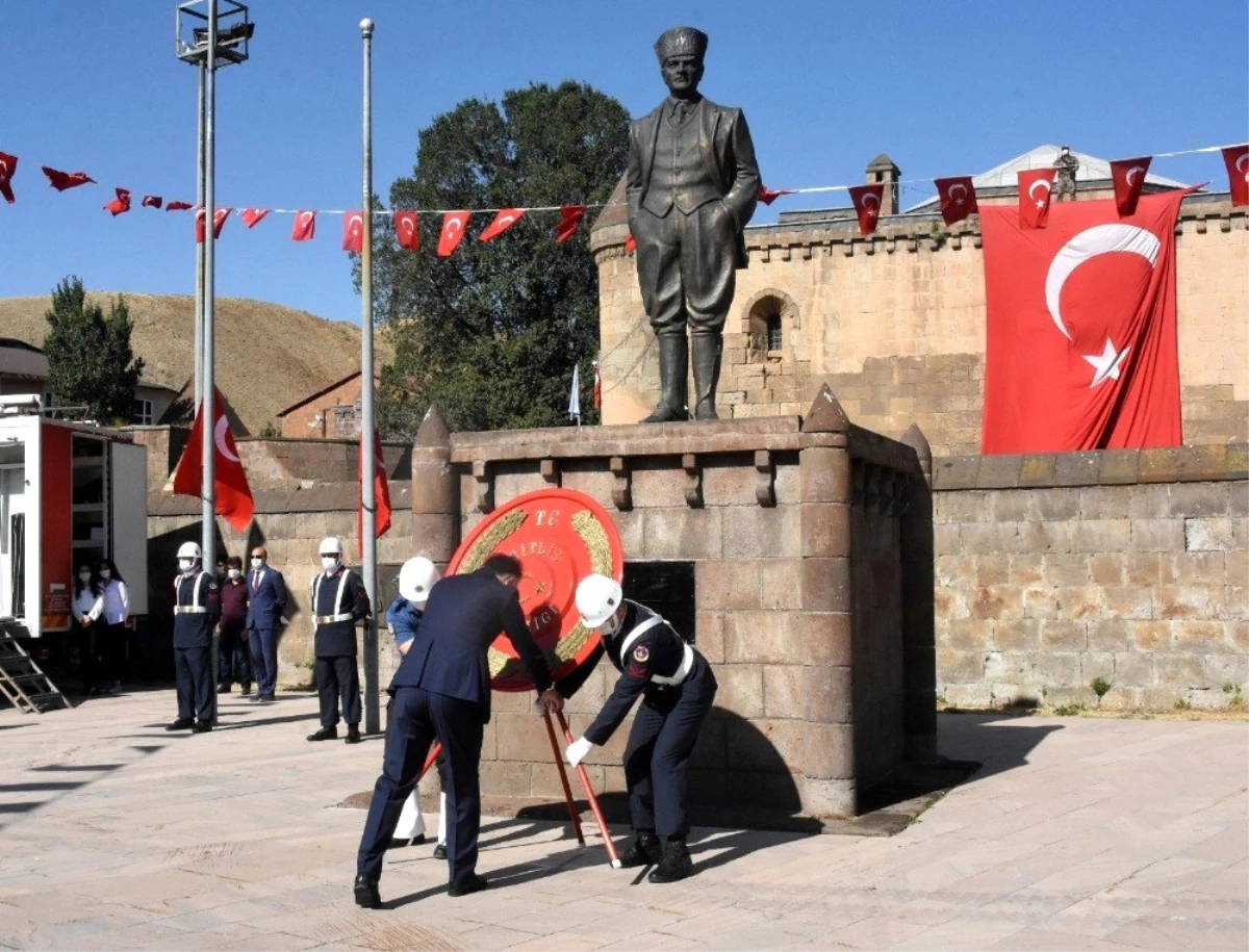 Bitlis\'te 30 Ağustos Zafer Bayramı\'nın 98. yılı