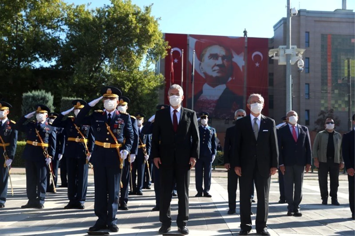 Eskişehir\'de 30 Ağustos Zafer Bayramı düzenlenen törenle kutlandı