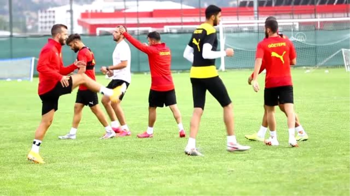 Göztepe Teknik Direktörü İlhan Palut: "Genç oyuncuları Türk futboluna hediye etmek istiyoruz" -...