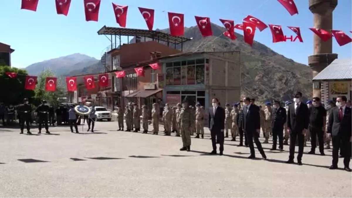 Son dakika haberleri | HAKKARİ Şemdinli\'de 7 şehit güvenlik görevlisi için anıt mezar