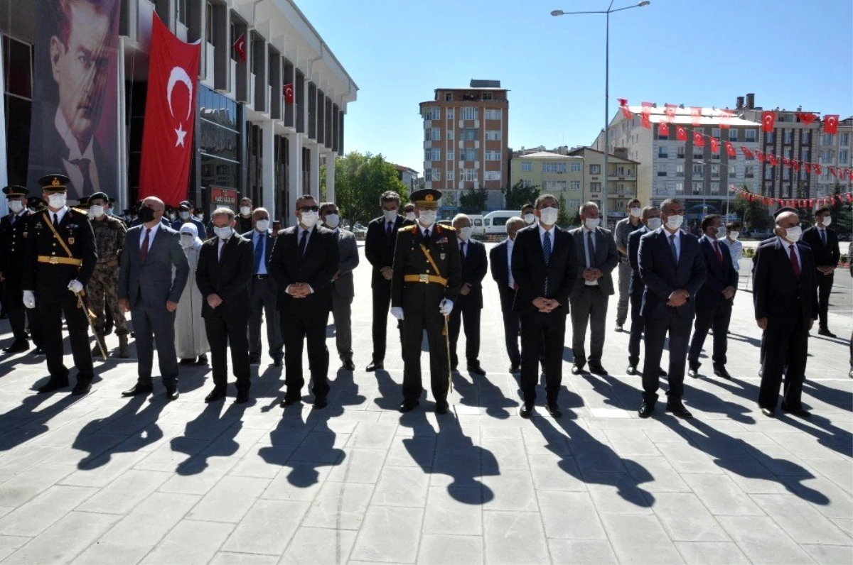 Kars\'ta 30 Ağustos Zafer Bayramı törenle kutlandı