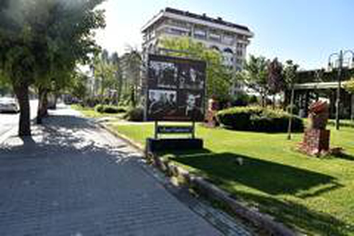 Kent Atatürk fotoğrafları ile donatıldı