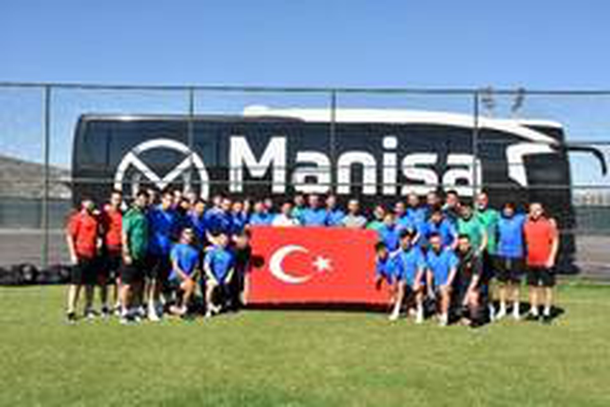 Manisa FK da 30 Ağustos Zafer Bayramı\'nı kutladı