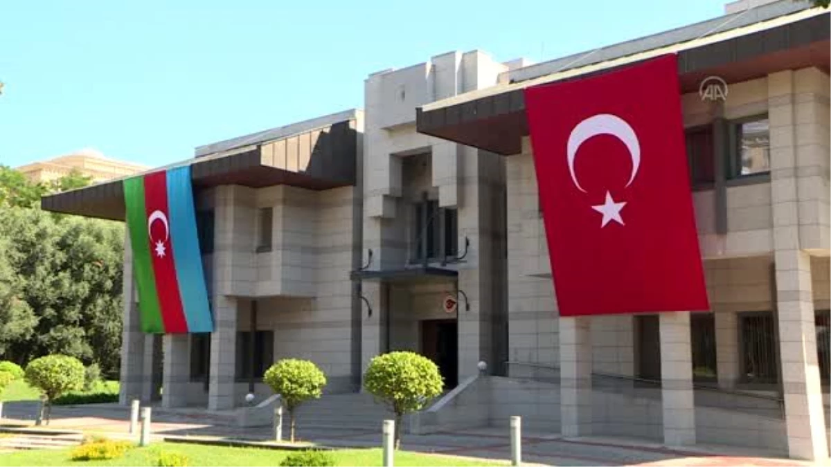 Türkiye\'nin Bakü Büyükelçiliğinde tören düzenledi