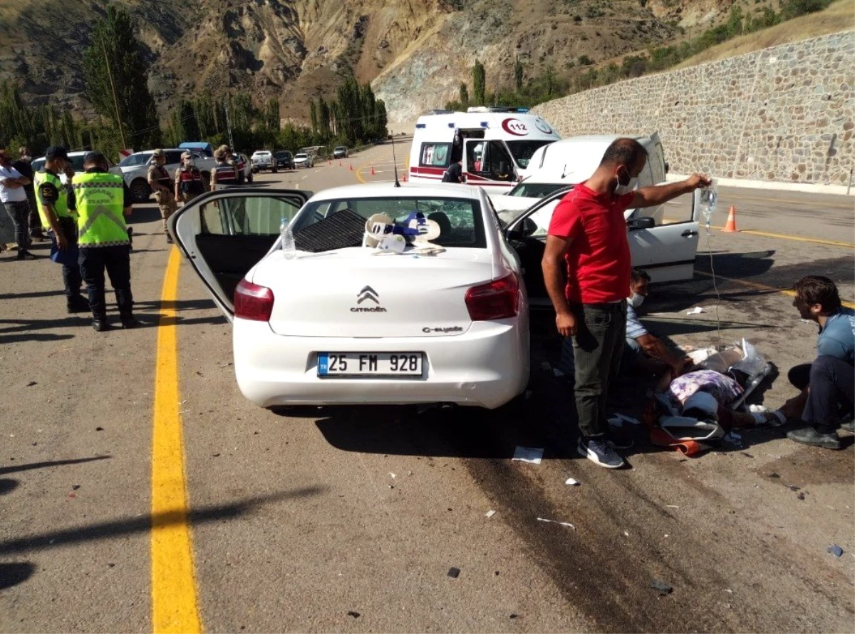 İspir\'de feci kaza: 7 yaralı