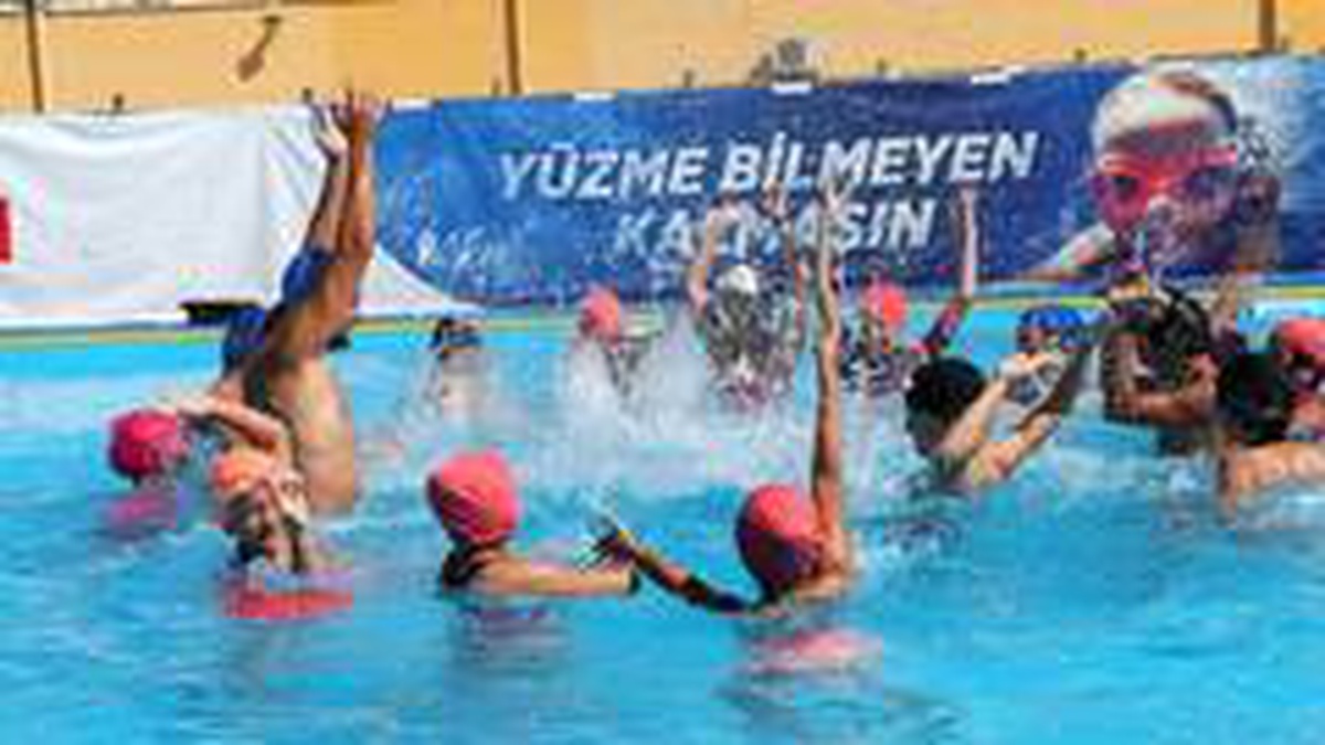 Manisa\'da yüzme bilmeyen kalmayacak
