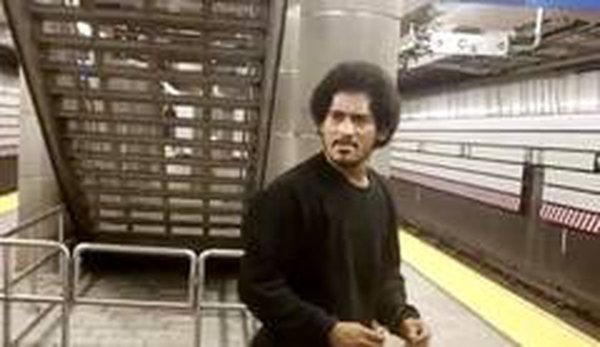 New York\'ta metroda tecavüz girişimi