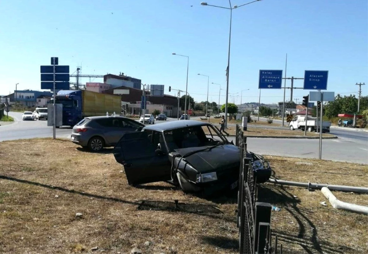 Samsun\'da iki otomobil çarpıştı: 8 yaralı