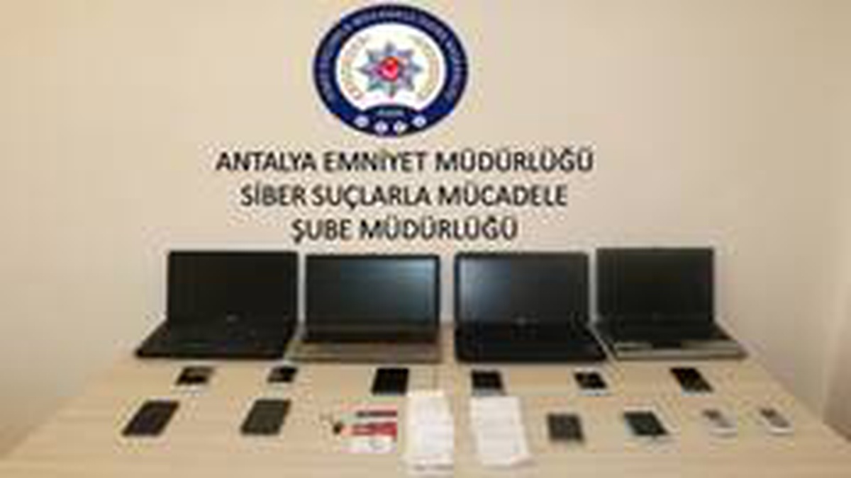 Sosyal medyadan 1 milyon TL\'lik vurgun yapan şüpheliler yakalandı