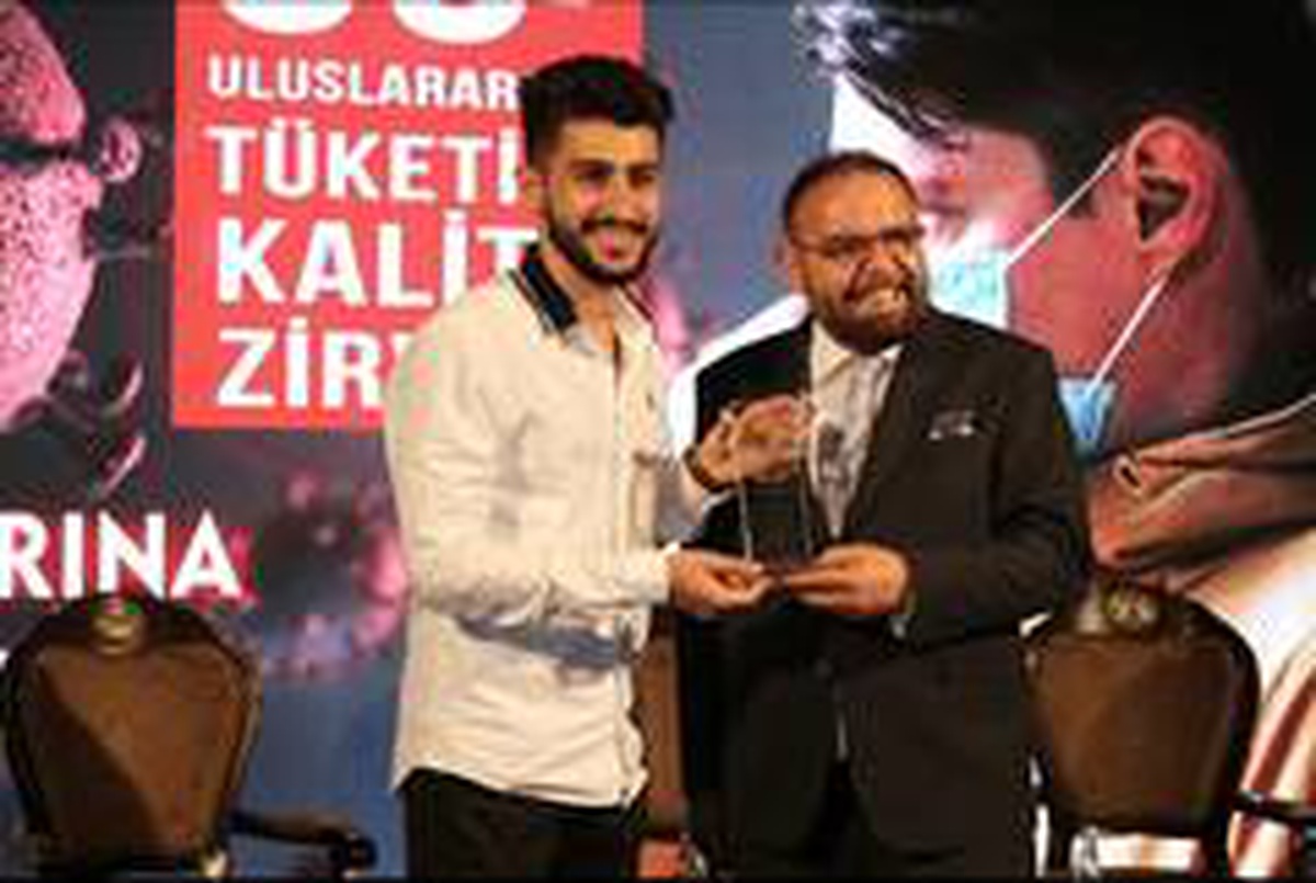YSA CEO\'suna dijital medya uzmanlığı ödülü