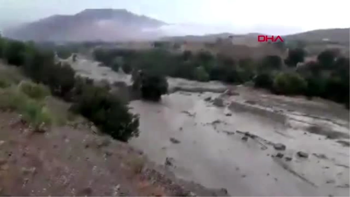 Son dakika... Afganistan\'da sel nedeniyle 10 günde 190 kişi hayatını kaybetti