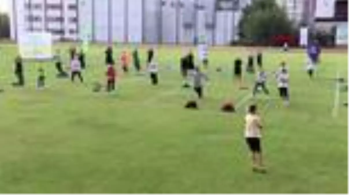 Son Dakika: İSTANBUL-Vatandaşlar, pandeminin etkilerinden mesafeli sabah sporuyla kurtuluyor