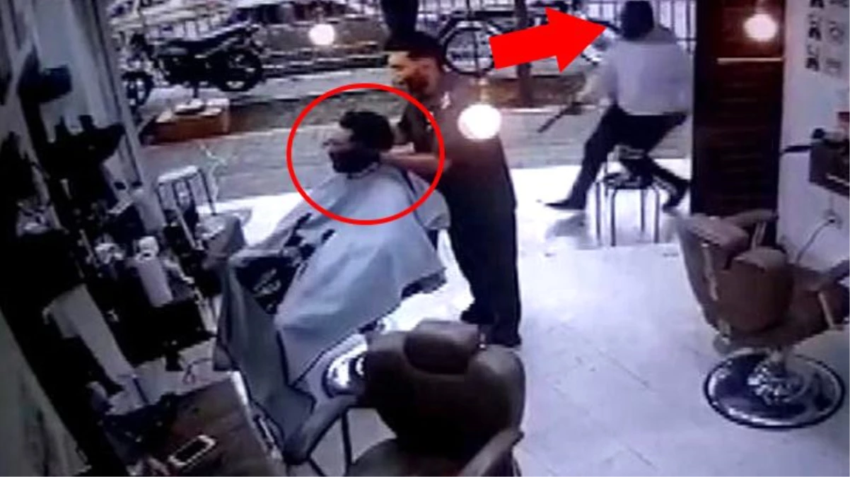Kolombiya\'da berber koltuğundaki müşteriye infaz! Kamera o anları anbean kaydetti