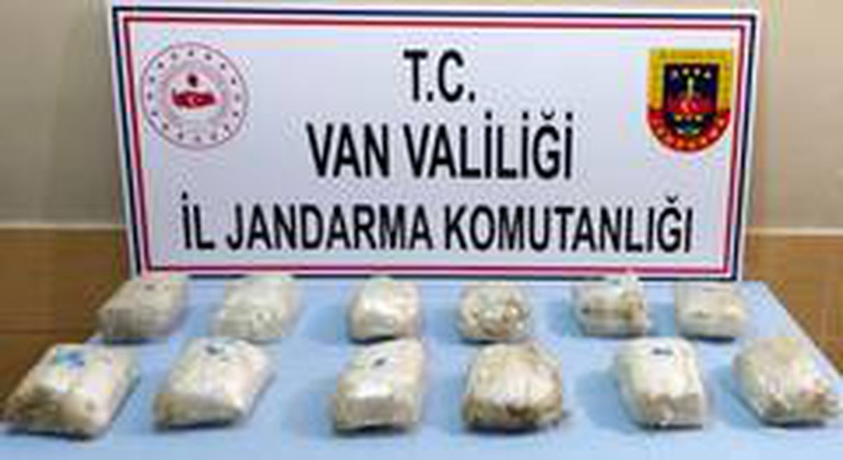 Son dakika haberleri! Van\'da 12 kilogram metamfetamin ele geçirildi