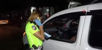 Antalya'da polis maske ve trafik denetimi yaptı