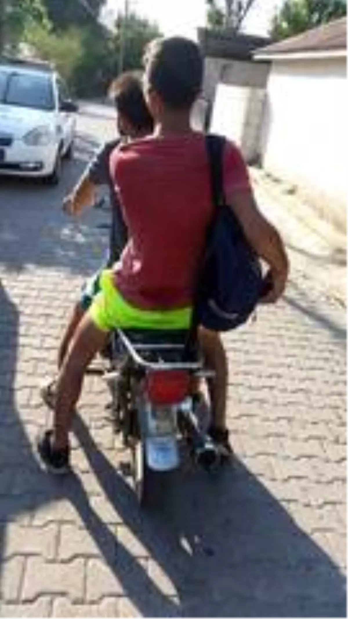 Çalıntı motosikletle balık avına giden 2 kişi gözaltında