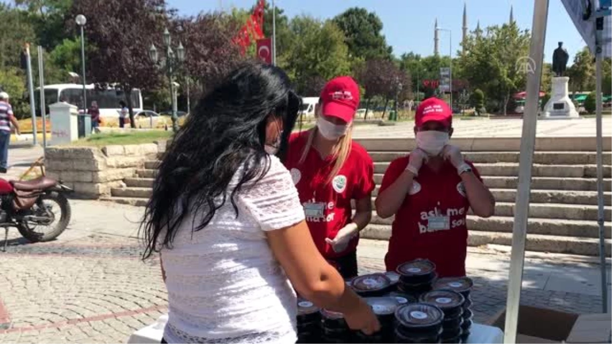 Edirne Valiliği muharrem ayı dolayısıyla aşure dağıttı