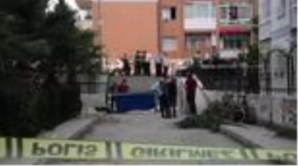 Son dakika haber! İZMİR Boşanma aşamasındaki eşi ile 1 kişiyi öldürüp, 1 kişiyi yaraladıktan sonra intihar etti