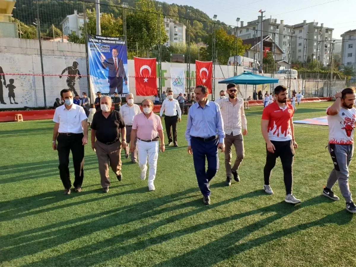 Kaynaşlı Belediyesi spor tesisi açıldı