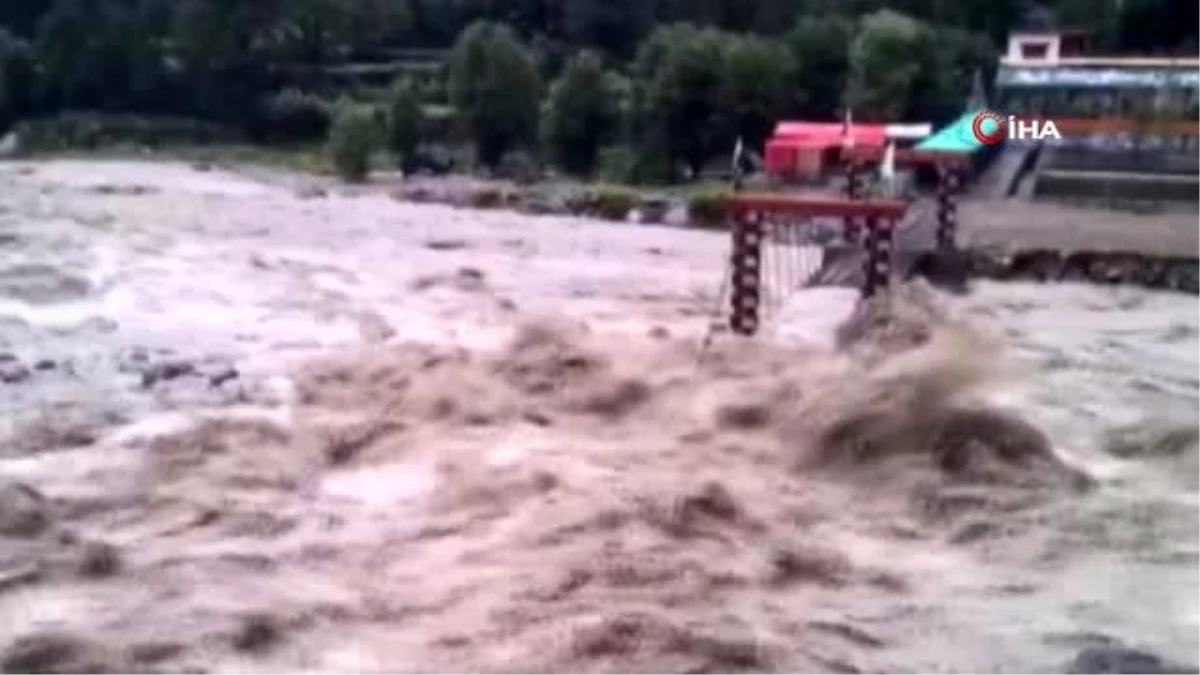 Pakistan\'da muson yağmurları etkisini sürdürüyor: 24 ölü