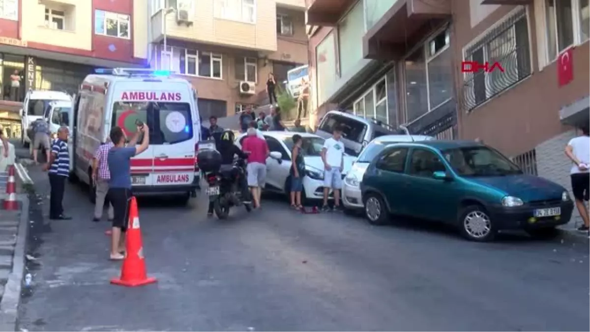  ŞİŞLİ\'DE OTOMOBİL 4 ARACA ÇARPARAK DURABİLDİ