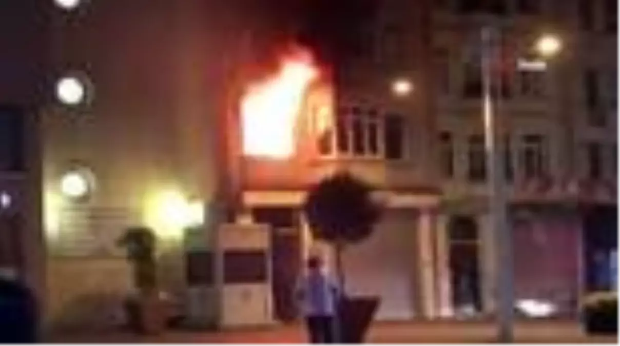 Taksim\'de Kırgızistan Başkonsolosluğu\'nda korkutan yangın